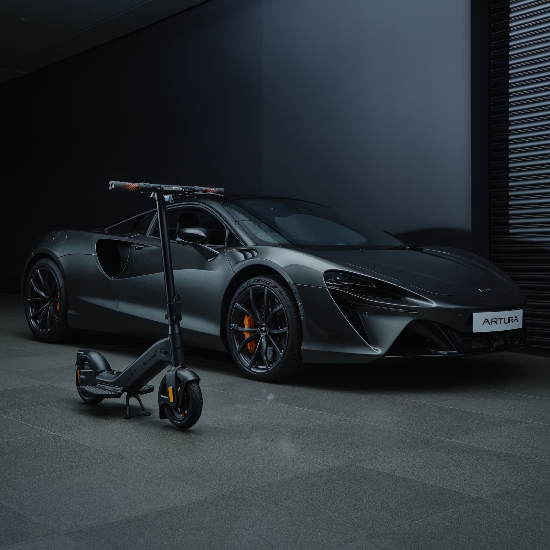 PURE McLaren Schwarz