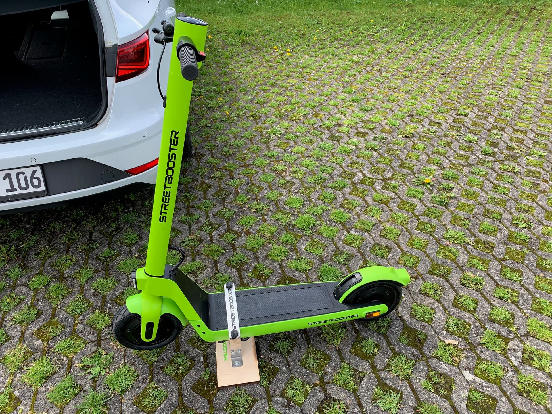 Kfz-Kofferraumhalterung für deinen STREETBOOSTER